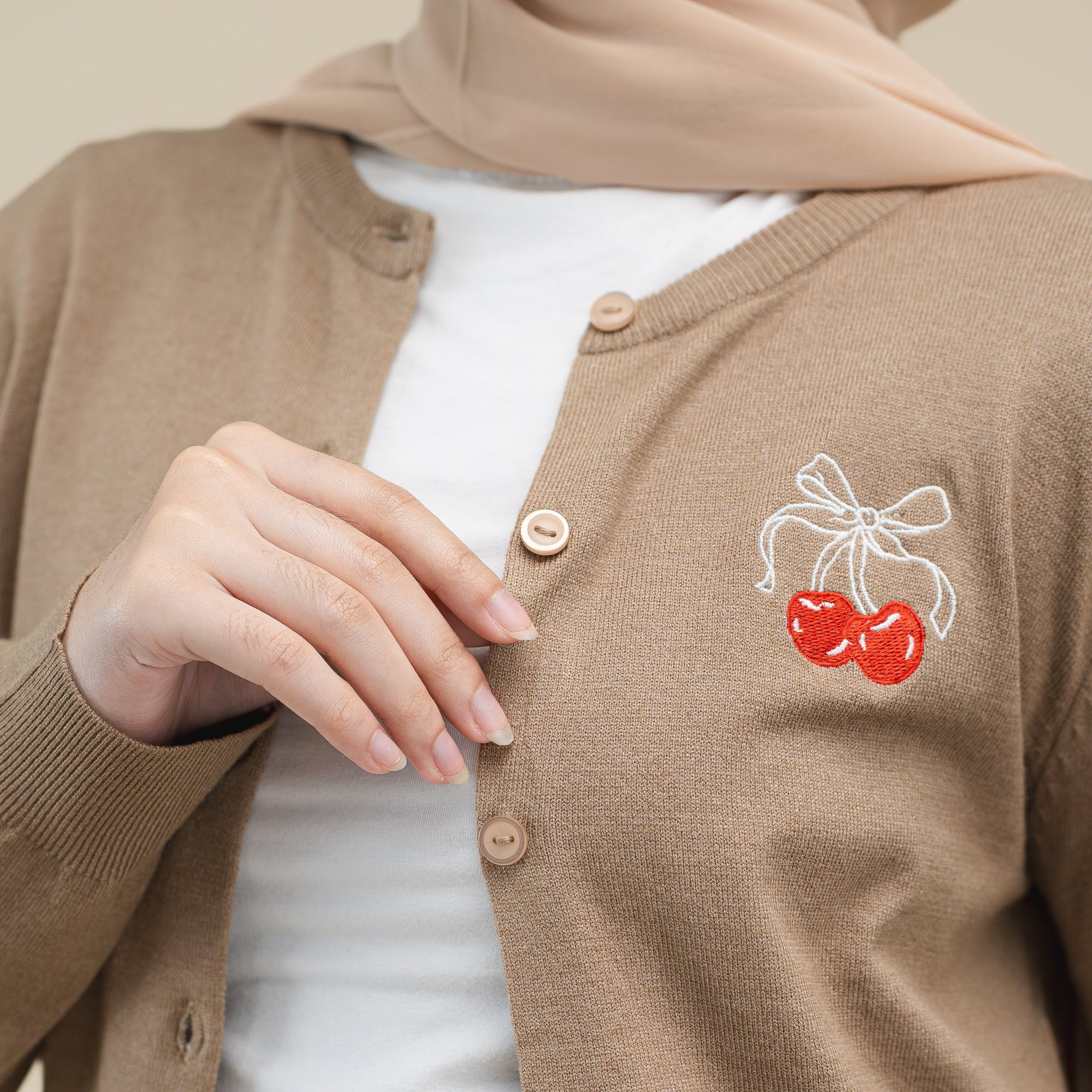 Nalure Cherry Cardigan | Cardigan Rajut | Long Sleeve Crewneck